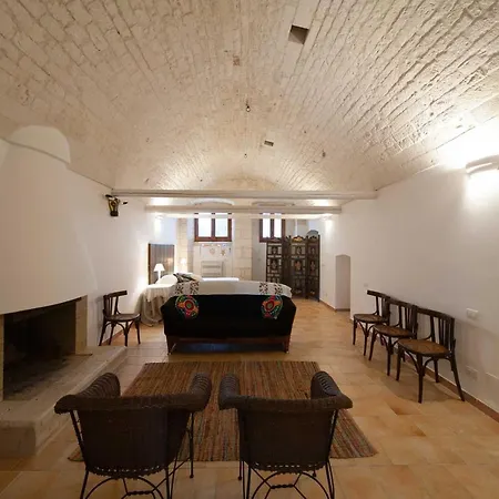Bed and Breakfast Palazzo Agrusti - Residenza D'epoca Αλμπερομπέλο