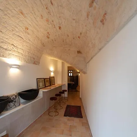 Palazzo Agrusti - Residenza D'epoca فندق مبيت وإفطار 3*